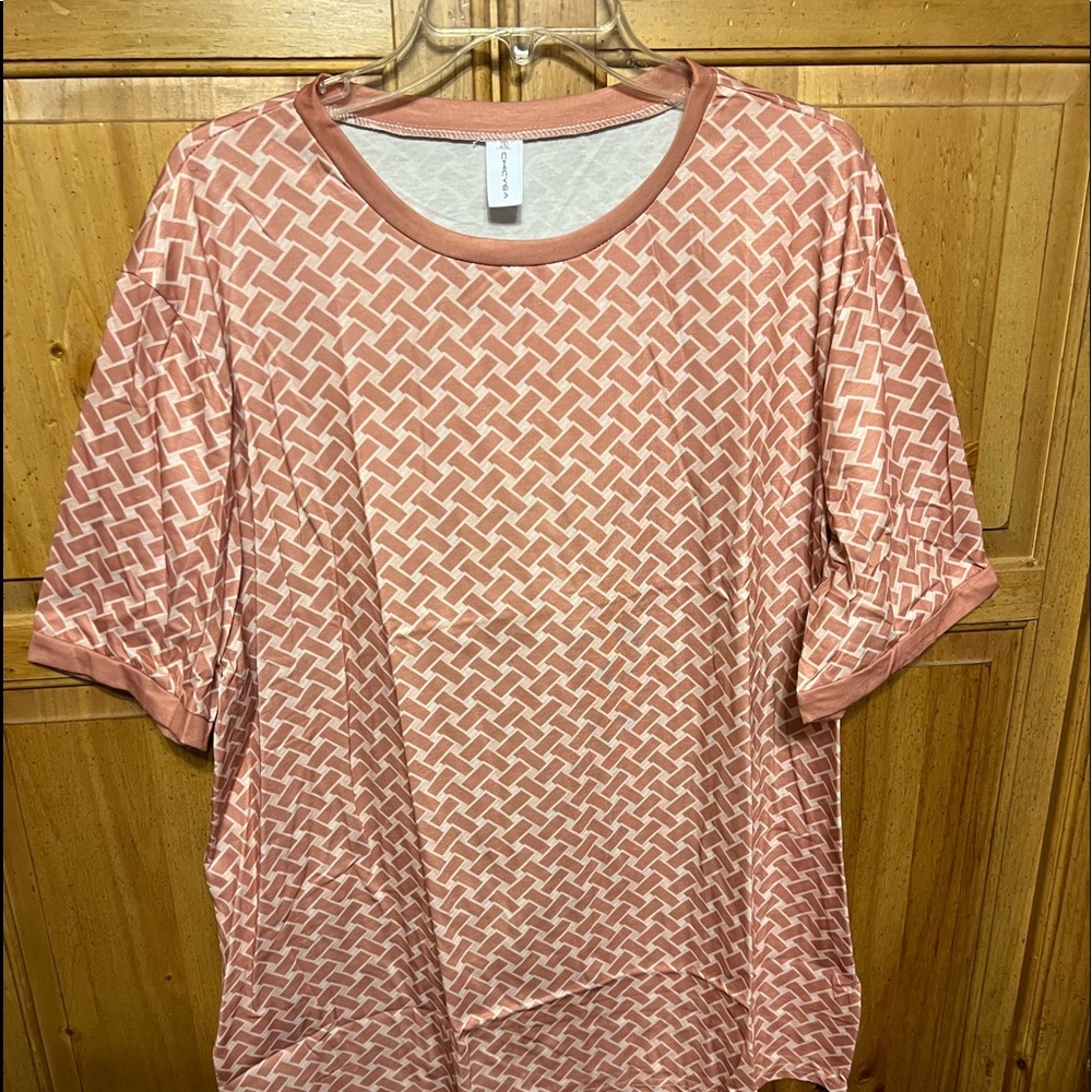 Chicyea men’s lightweight unique colored pullover shirt!